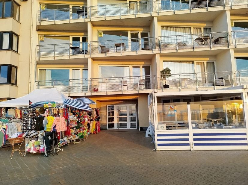 Appartement te koop in Zeedijk 153 bus 0205,
                    8400 Oostende