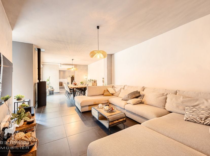 Referentie agentschap: V7170-538<br />
*** VIRTUEEL BEZOEK: https://envisite.net/vtour/fr/owkici/frame ****<br />
Ontdek dit prachtige huis in Houdeng