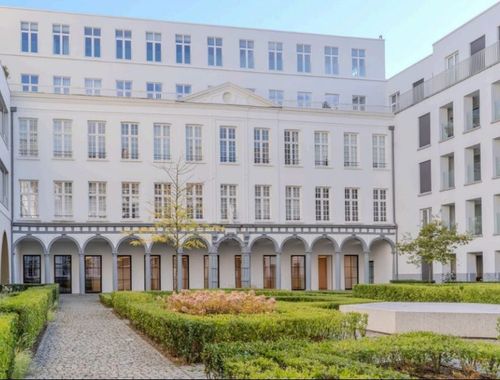                                         Bedrijfsgebouw te huur in Antwerpen, € 199.443,67
