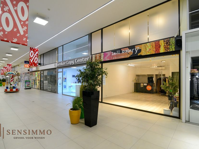 Bien professionnel à vendre
                    à 3600 Genk