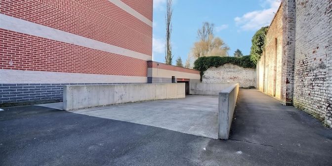 Garage te koop in 7700 Moeskroen
