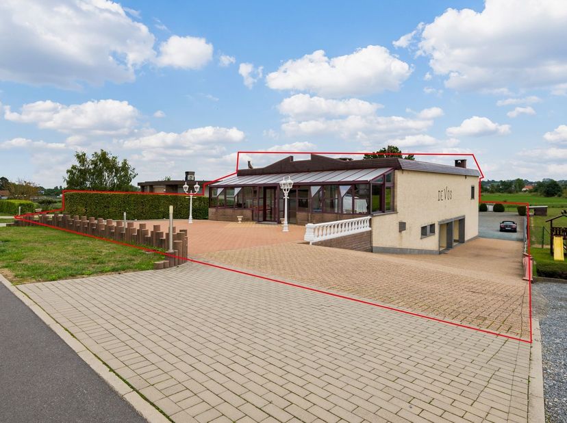 Bedrijfsvastgoed te koop in Brakelsesteenweg 304,
                    9406 Outer