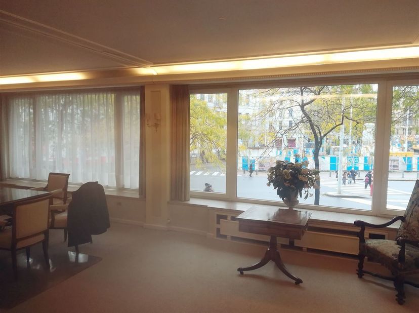 Bien professionnel à vendre à ,
                    1060 Saint-Gilles
