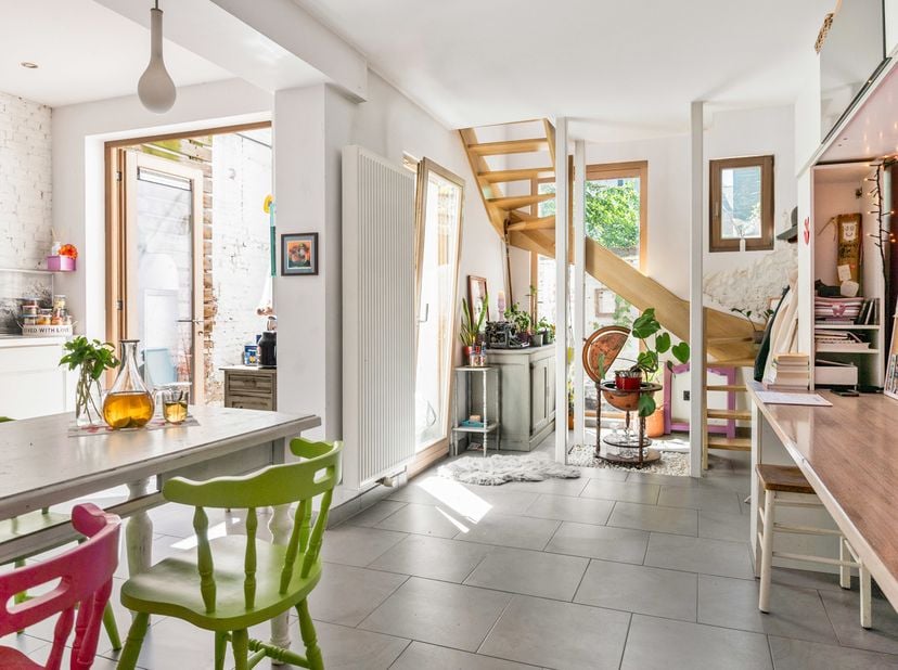 Wonen nabij het groen van het befaamde Stadspark en de bruisende energie van de stad? Deze unieke maisonnette, verspreid over maar liefst vier verdiep