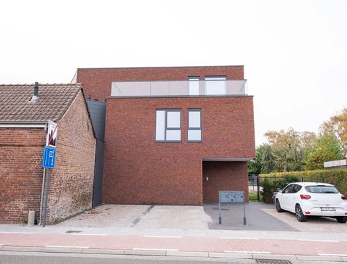                                         Appartement à louer à Sint-Eloois-Vijve, € 920
