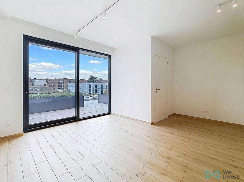 E-mail: dries.v@weinvest.be TEL: 0471 682 737<br />
We Invest biedt u exclusief dit prachtige, moderne appartement van 70 m² aan, gelegen op de 3e ver