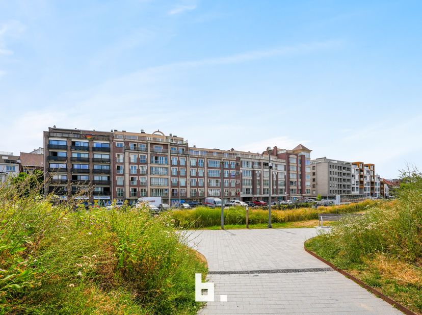 Op zoek naar een uitstekende vastgoedinvestering op een aangename ligging? Dit proper één-slaapkamer appartement aan de Leieboorden is momenteel verhu