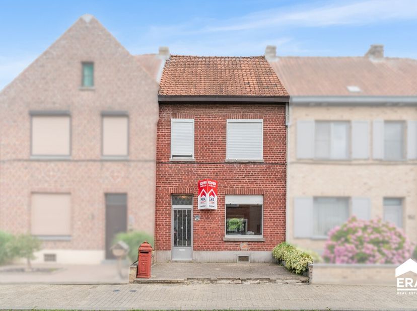 De vraagprijs is een vanafprijs, u kan bieden vanaf dit bedrag. Elk bod wordt overgemaakt aan de eigenaars. Charmante gesloten woning in Tienen, centr