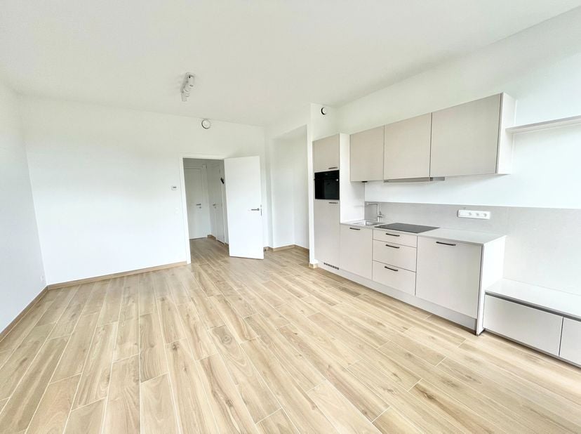 Bien présenté par Alexandra Dewitte: alexandra.dewitte@victoire.be<br />
Victoire Junot vous propose  ce magnifique appartement studio neuf au sein du