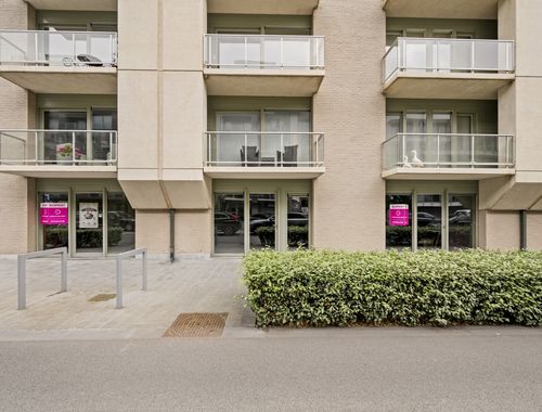                                        Commerce à vendre à Nieuwpoort, € 429.000
