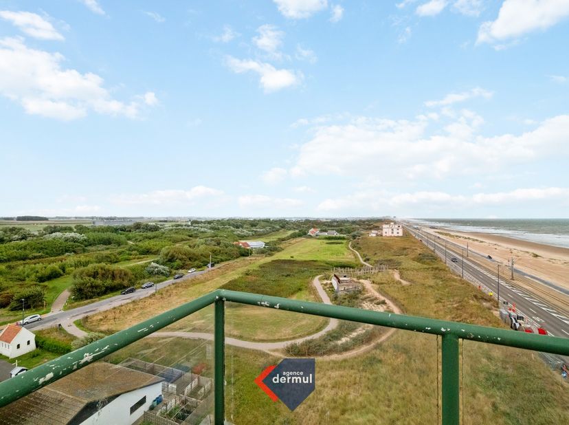 Bent u op zoek naar een appartement aan zee dat u volledig naar eigen smaak kunt inrichten? Ontdek dan dit charmante dakappartement op de zevende verd