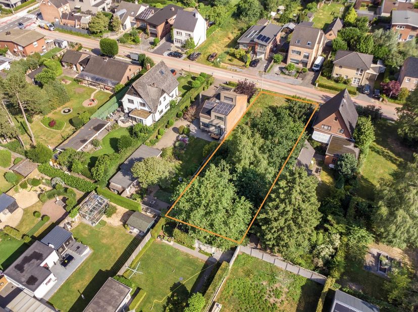 BOUWGROND VOOR EEN HALFOPEN BEBOUWING VAN 7A34CA OP TOPLOCATIE TE LOMMEL (VLAKBIJ HET CENTRUM)<br />
Deze bouwgrond voor een halfopen bebouwing van 7a