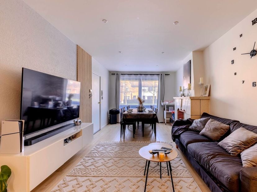 Immeuble de rapport : 3 appartements au centre de Herentals<br />
<br />
Le bien à céder se compose d'un rez-de-chaussée avec jardin, d'un garage et