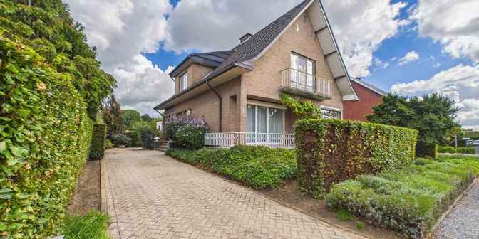 Huis te koop in Dokter Pergenslaan 8, 3680 Maaseik
