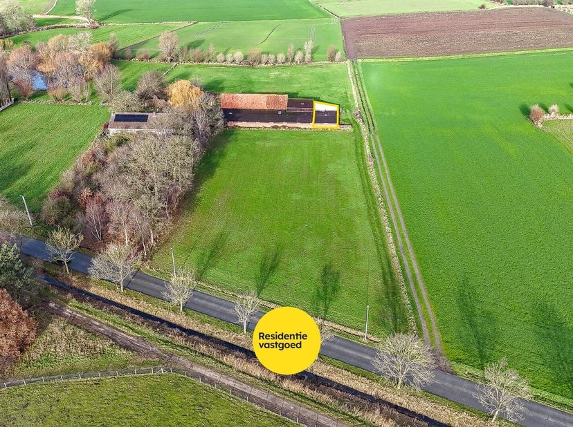 Bien professionnel à louer
                    à 8460 Ettelgem