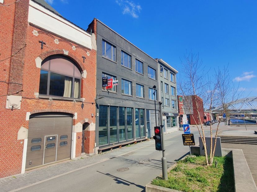Bedrijfsvastgoed te huur in IJzerlaan 7,
                    2060 Antwerpen