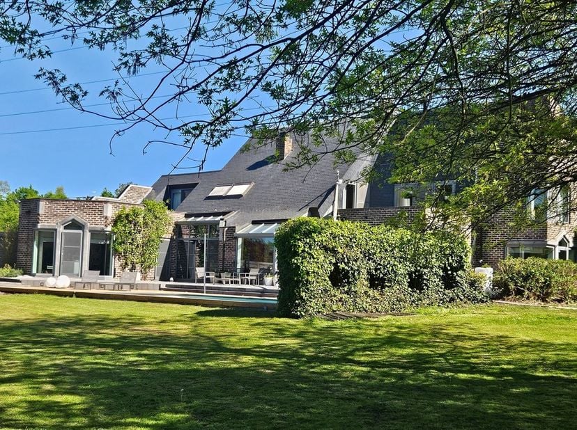 Ultieme Luxe en Sereniteit: Exclusief Landgoed op 2,55 ha in Kermt. Dit uitzonderlijke domein in Kermt (Hasselt) biedt een zeldzame combinatie van abs