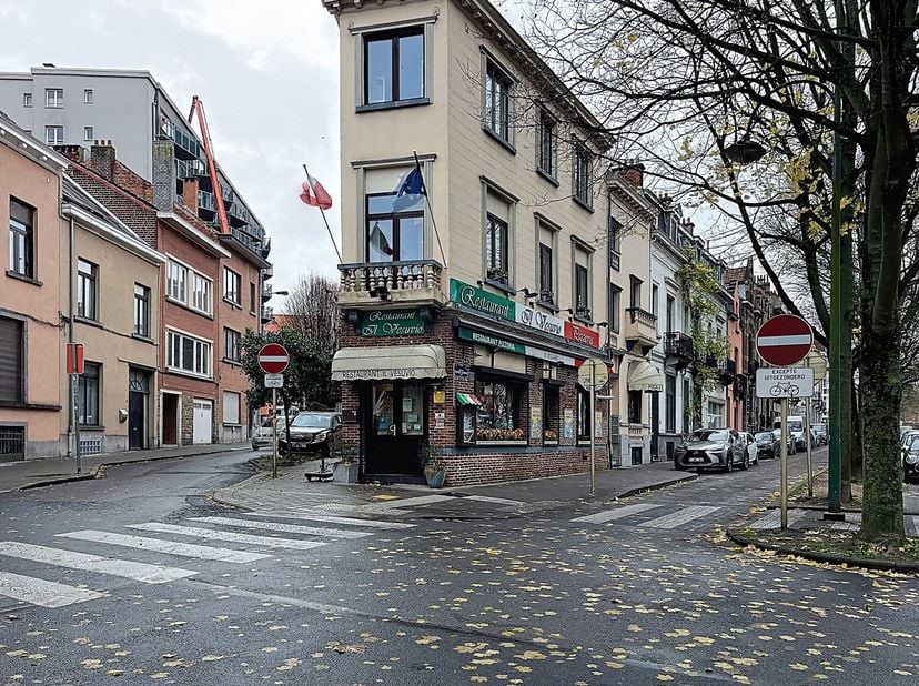 Restaurant à louer avec fonds de commerce à vendre, offrant une réelle opportunité pour un restaurateur souhaitant s’installer dans un emplacement exp