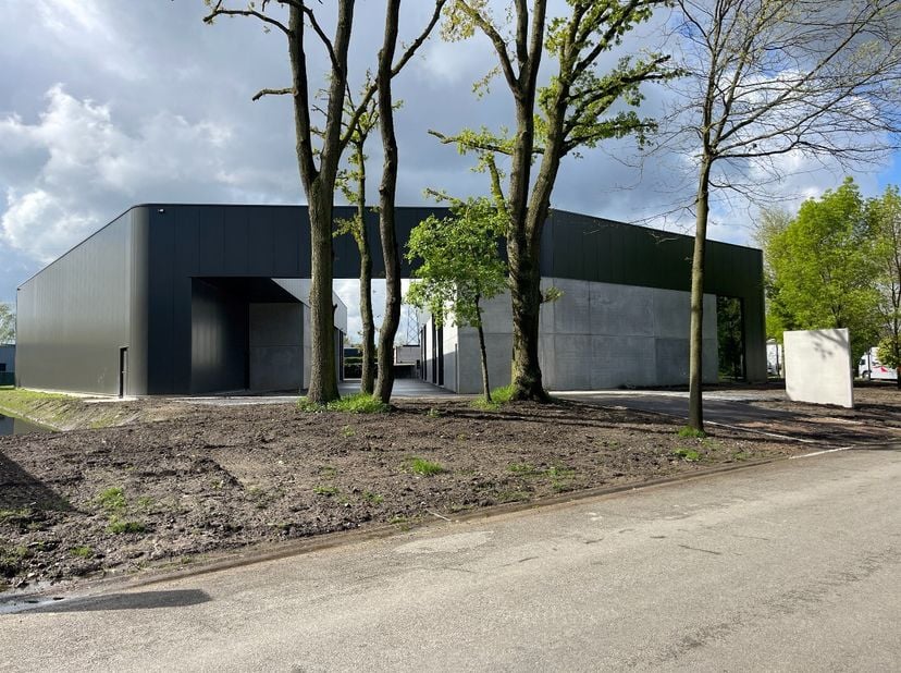 Bien professionnel à louer
                    à 3500 Hasselt