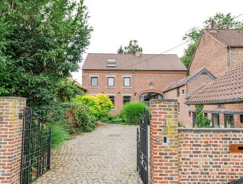                                         Villa te koop in Wansin, € 795.000

