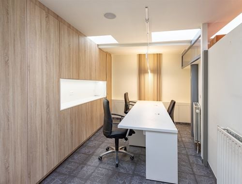                                         Gemengd gebruik te koop in Wetteren, € 299.500

