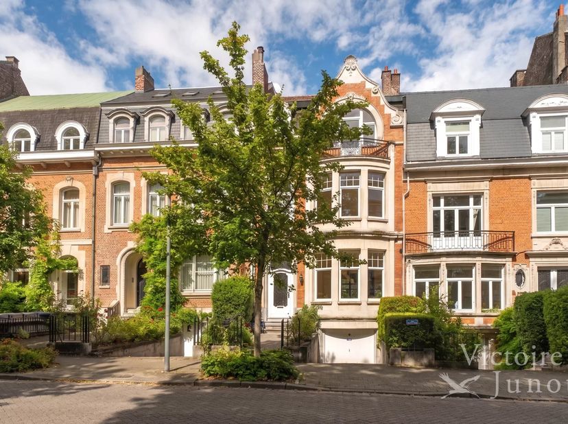 Maison à louer à SQUARE JOSÉPHINE-CHARLOTTE 19,
                    1200 Woluwe-Saint-Lambert