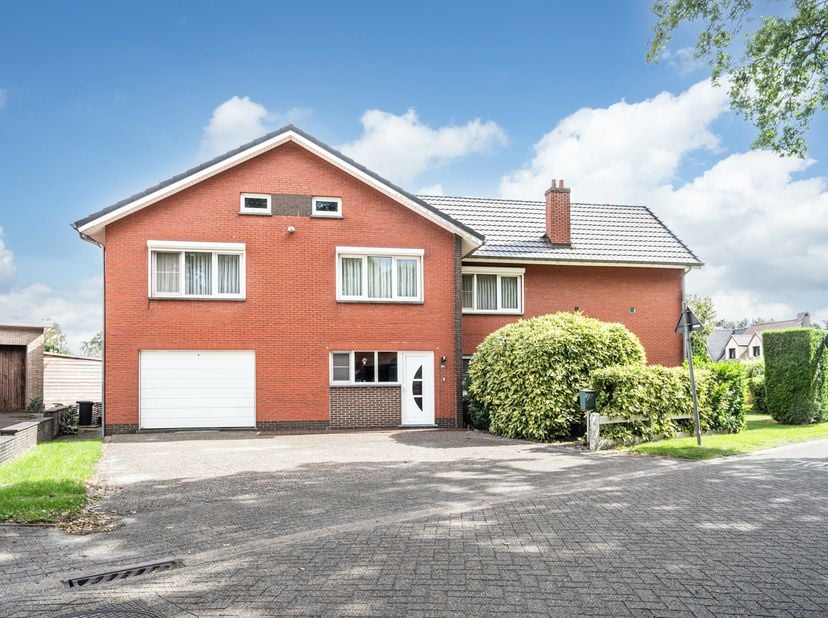 Huis te koop in Bosstraat 30,
                    2960 Sint-Lenaarts