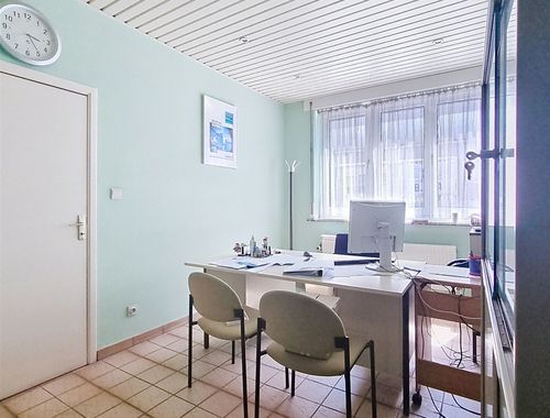                                        Complexe de bureaux à louer à Molenbeek-Saint-Jean, € 1.700
