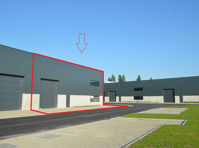 LOODSEN ZIJN OPGELEVERD en INSTAPKLAAR ! Gelegen vlakbij het kanaal Gent-Terneuzen, in de haven van Gent, in het bedrijvenpark ' De Grote Nest' werden
