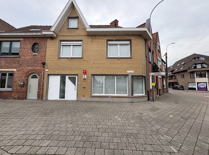 Huis te koop in Louis Leynstraat 2,
                    8800 Rumbeke