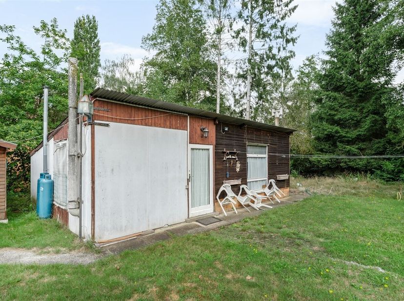 Journée portes ouvertes le samedi 13 juin de 15h30 à 16h30<br />
Chalet à rénover sur +- 10 ares avec potentiel dans le coeur vert de Rijmenam - idéal