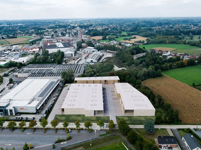 Dit nieuw te bouwen bedrijvenpark omvat KMO-units met oppervlaktes van 128 m² tot 1.090 m², waarbij verschillende units kunnen worden samengevoegd tot
