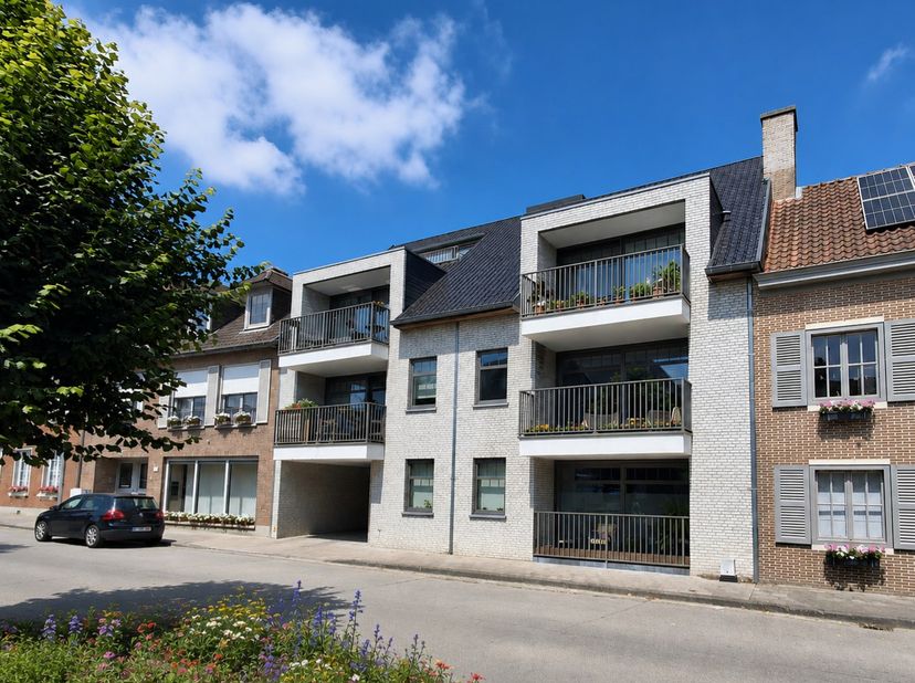 Maak uw bezoek aan ons nog eenvoudiger! Vul alstublieft vooraf de huurdersfiche in en stuur deze naar verhuur@vastgoeddemeyer.be. Wij nemen daarna con