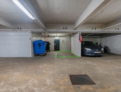                                         Garage en sous-sol à vendre à Berchem, € 15.500
