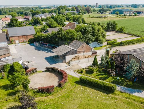                                         Kasteel te koop in Charleroi, € 950.000
