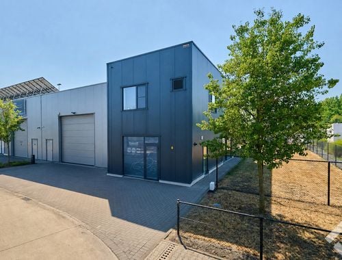                                         Bedrijfsgebouw te koop in Lommel, € 645.000
