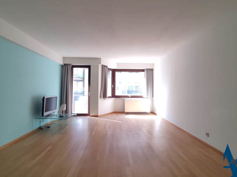 Appartement agréable avec vue sur la mer sur la Parmentierlaan à Knokke<br />
Appartement avec deux chambres à coucher, idéalement situé à quelques pa