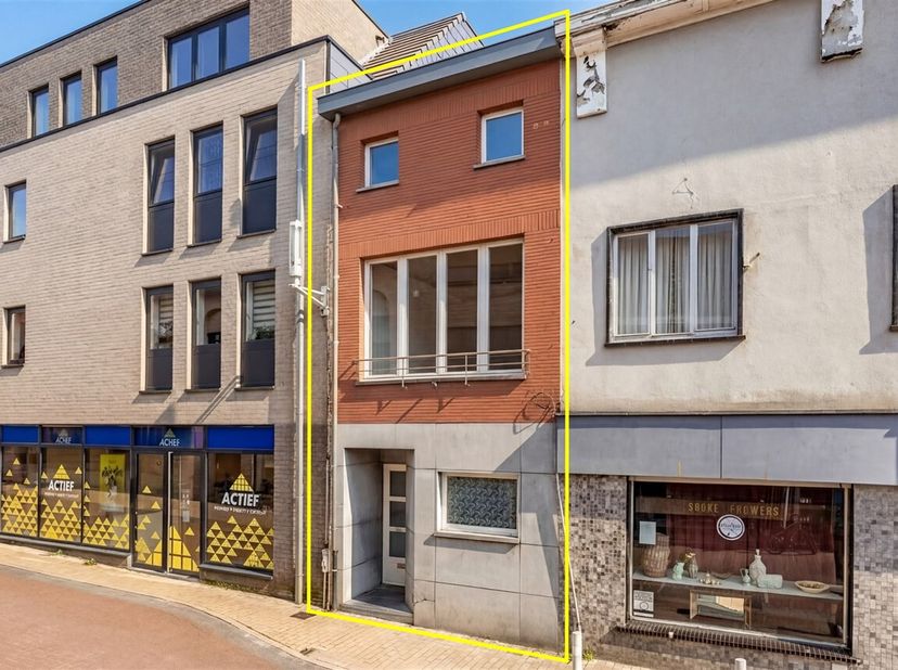 Alweer VERKOCHT op 1e BEZOEKDAG. Contacteer JARI WANTE 0470 211 482 voor een gratis schatting en vrijblijvend gesprek. <br />
Deze woning is zeer guns