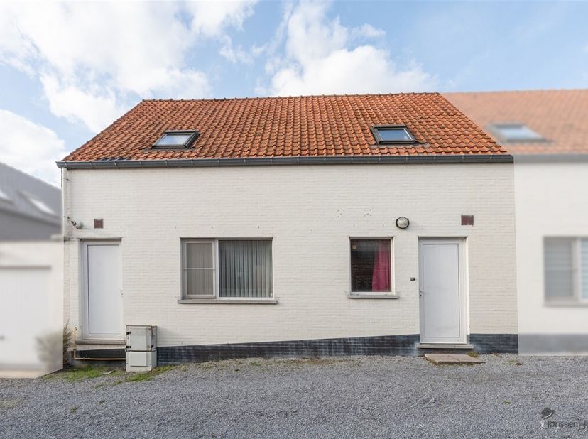 Aangename gezinswoning nabij centrum Wellen EPC-C<br />
Deze aantrekkelijke woning ligt op slechts 1 km van het centrum van Wellen en vormt een ideale