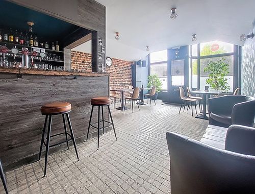                                         Handelszaak te huur in Moeskroen, € 900

