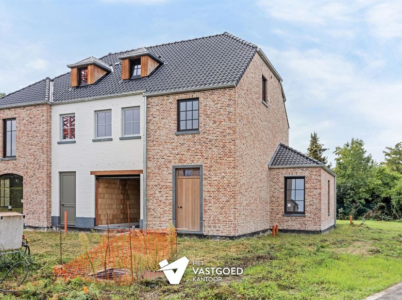 Huis te koop in Stoutenveldweg 8 lot 5,
                    3520 Zonhoven