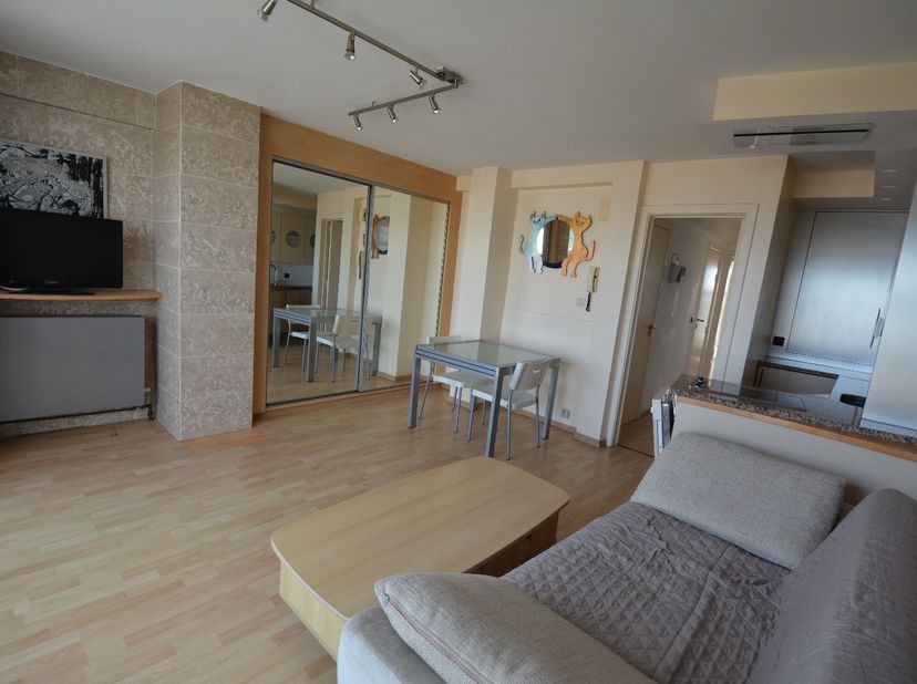 Appartement te huur in Zeedijk-Heist 98,
                    8301 Heist