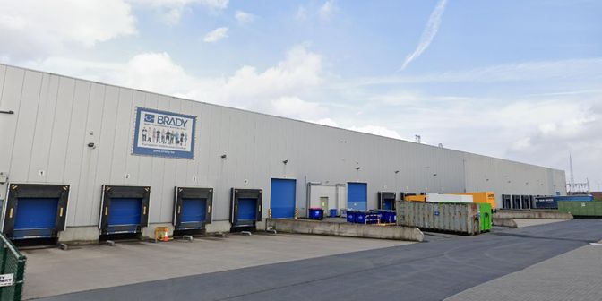 Bedrijfsvastgoed te huur in Lindestraat 7, 9240 Zele