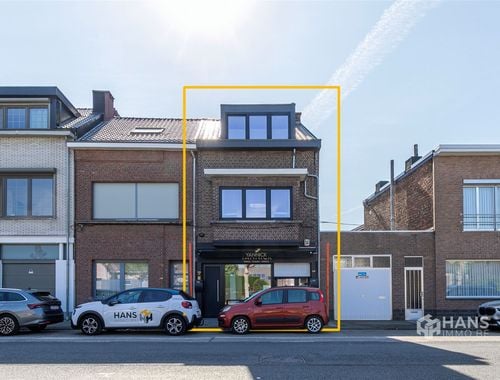                                         Immeuble d'appartements à vendre à Boom, € 320.000
