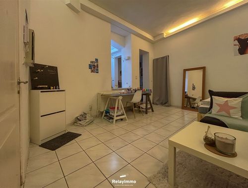                                         Appartement te huur in Tournai, € 450
