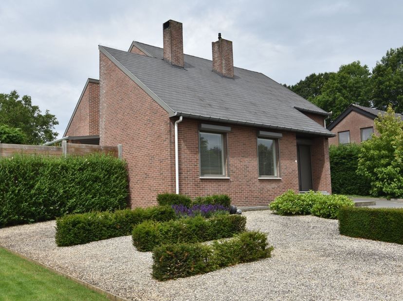 NIEUW BIJ ANIMO VASTGOED!!!<br />
<br />
Instapklare, perfect onderhouden open bebouwing op een toplocatie (799 m²) <br />
<br />
Bent u op zoek n