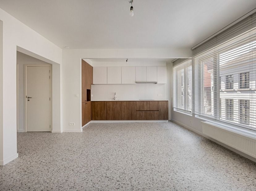 Te koop: instapklaar appartement in hartje Mechelen, op wandelafstand van scholen, winkels en het treinstation. Instapklaar appartement te koop in het