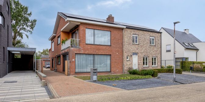 Appartement te koop in Dahliastraat 8, 2250 Olen
