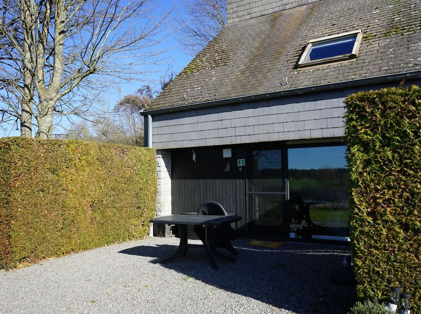 Appartement au rez-de-chaussée à vendre dans le domaine de l’Espinette.<br />
<br />
La maison de vacances est agréablement située juste en dehors d