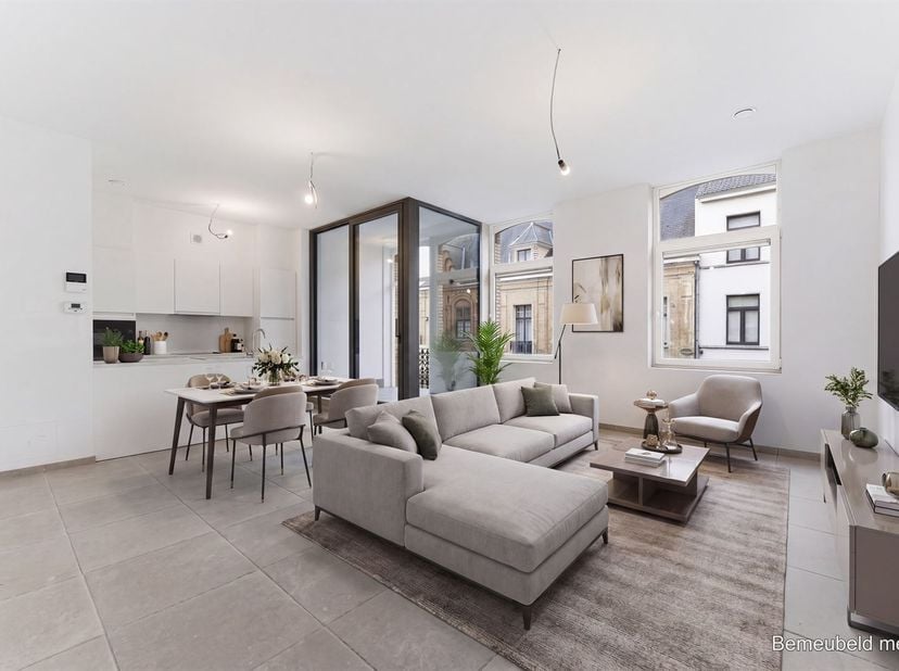 In de Rijselstraat te Ieper vinden we dit nieuwbouw appartement voorzien van 2 slaapkamers en 2 terrassen waarvan één inpandig.<br />
Het appartement